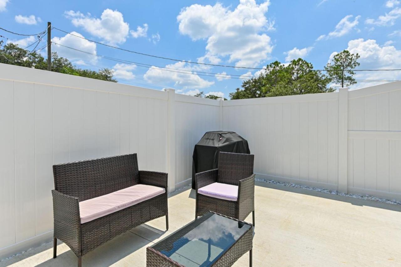 Paradise In Brandon With Luxurious 6 Person Spa Exterior photo